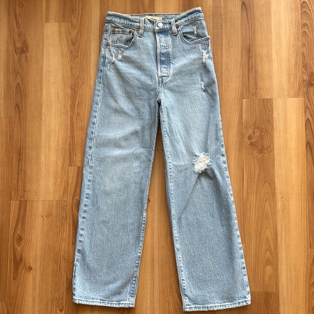 Levi’s Ribcage Straight Ankle Jeans